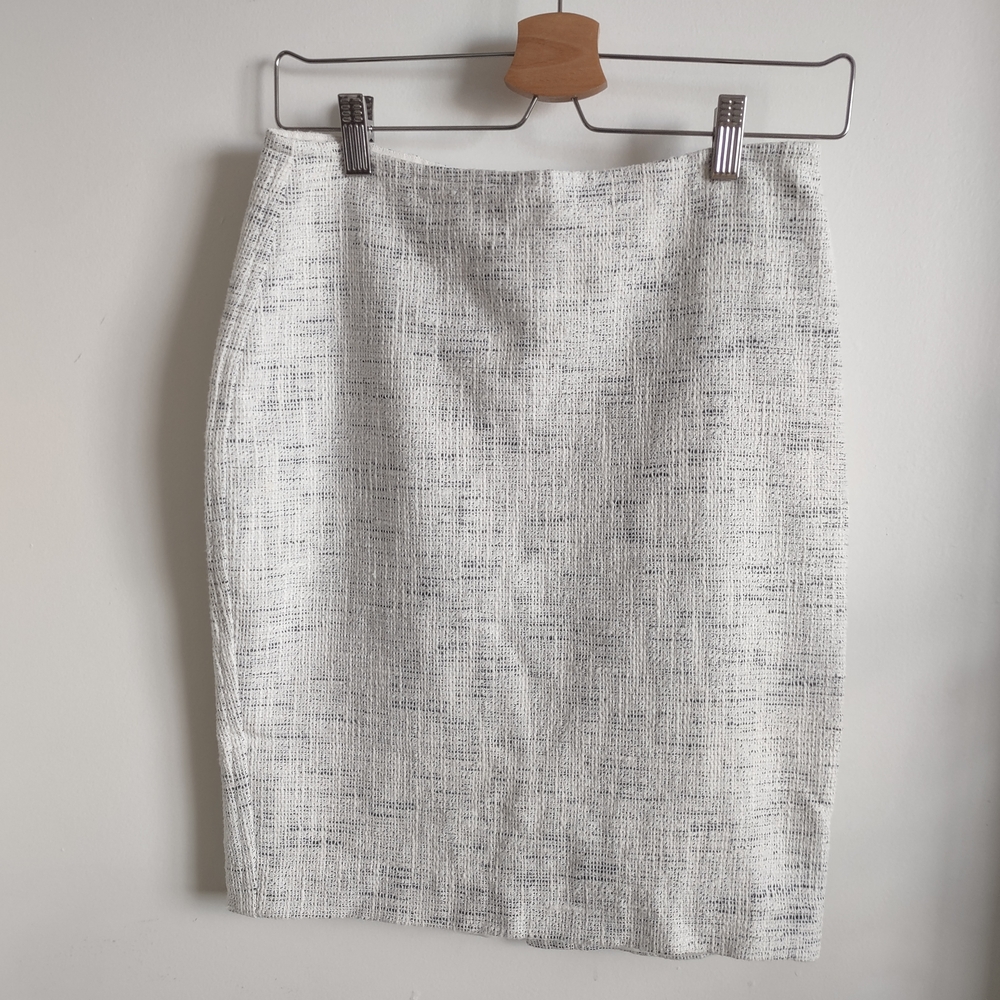 Ann Taylor Textured Cream and Black Pencil Skirt